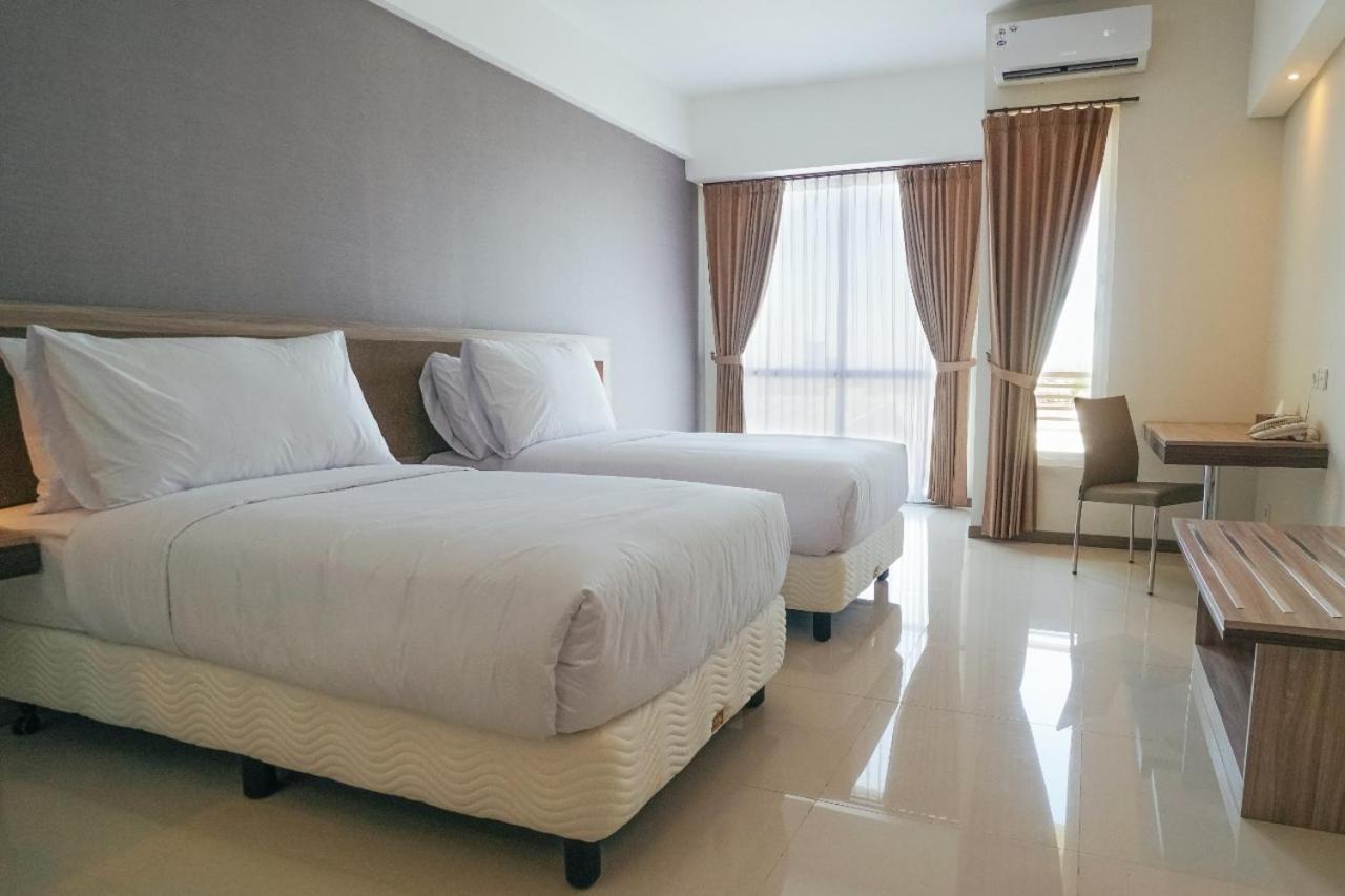 My Tower Hotel Surabaya Buitenkant foto