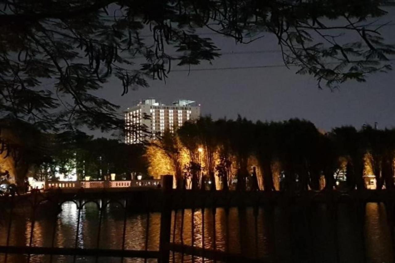 My Tower Hotel Surabaya Buitenkant foto