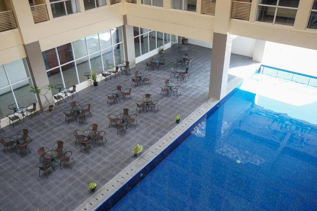 My Tower Hotel Surabaya Buitenkant foto