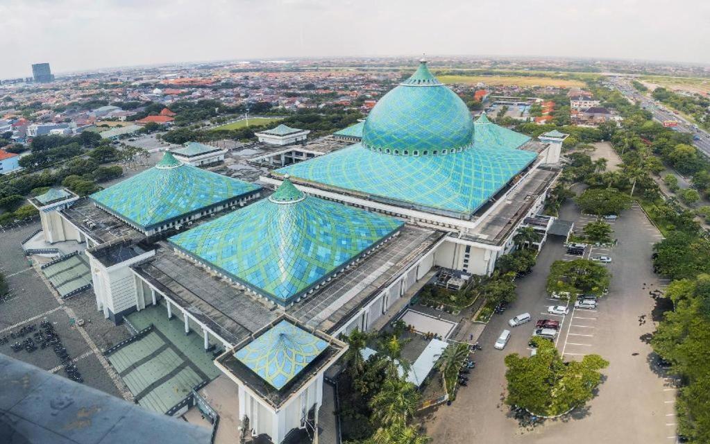 My Tower Hotel Surabaya Buitenkant foto
