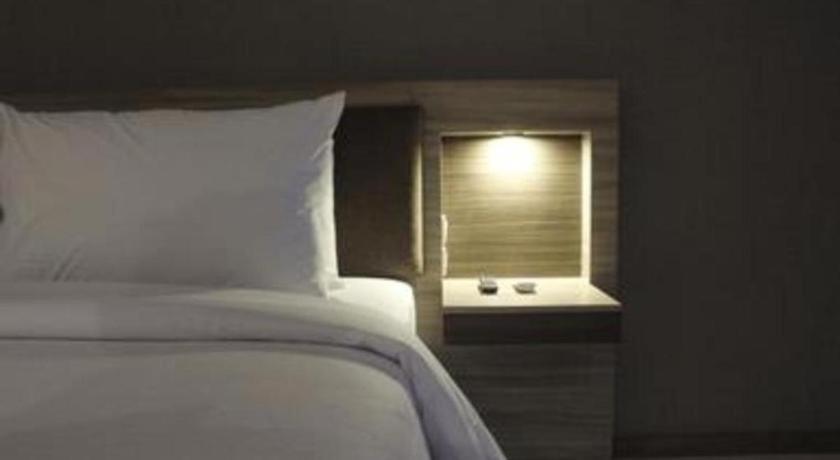 My Tower Hotel Surabaya Buitenkant foto