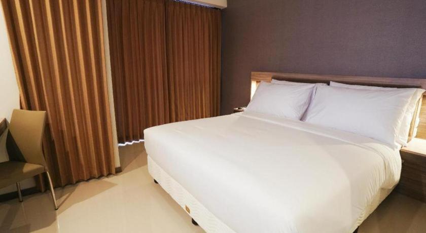 My Tower Hotel Surabaya Buitenkant foto