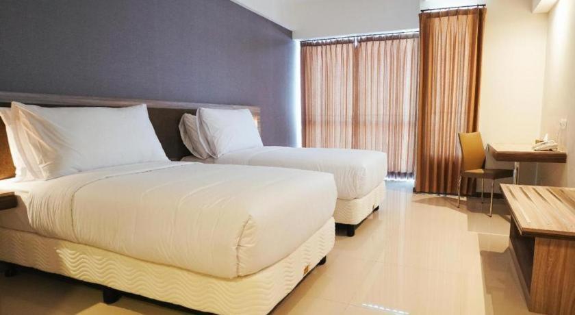 My Tower Hotel Surabaya Buitenkant foto