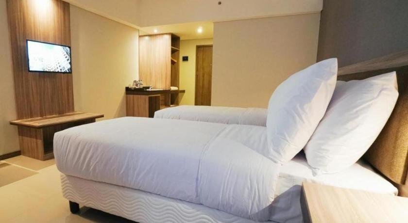 My Tower Hotel Surabaya Buitenkant foto
