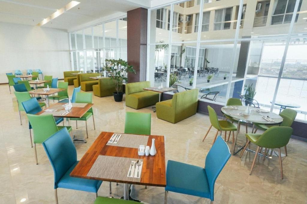 My Tower Hotel Surabaya Buitenkant foto