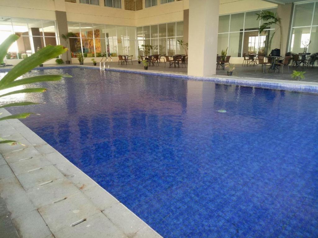 My Tower Hotel Surabaya Buitenkant foto